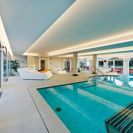 Vip's Luxury & Otel 4*