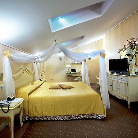 Otel Vip's Luxury & 4*