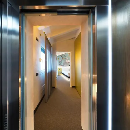Otel Vip's Luxury & 4*