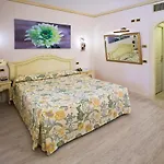 Vip's Luxury & 4*