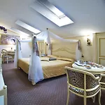 Vip's Luxury &