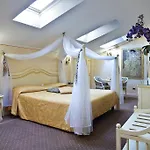 Vip's Luxury &
