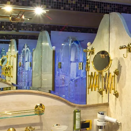 Отель Vip's Luxury &