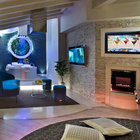 Отель Vip's Luxury & 4*