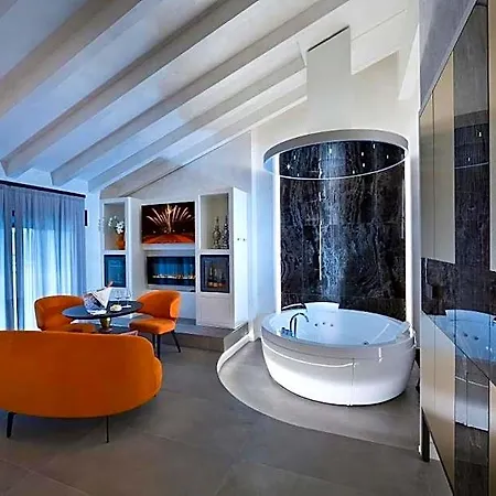 Vip's Luxury & 4* לונאטו