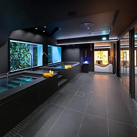 Vip's Luxury &