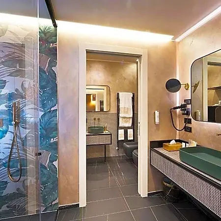 Vip's Luxury & 4*