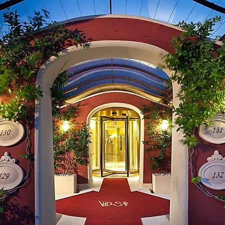 Vip's Luxury & לונאטו