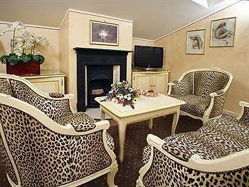 Vip's Luxury & Hotel 4*