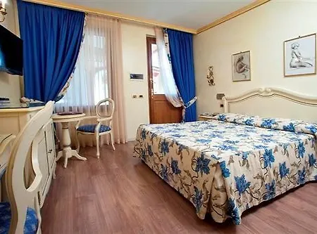 Vip's Luxury & Hotel 4*