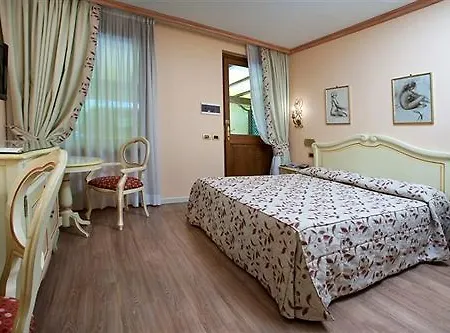 Hotel Vip's Luxury &