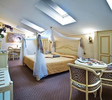 Vip's Luxury & 4*