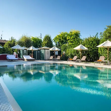 Hotell Vip's Luxury & 4*