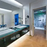 Vip's Luxury & 4*